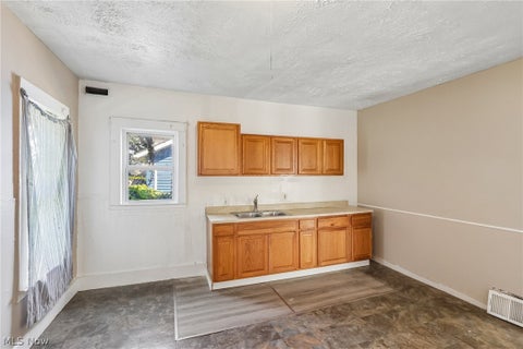Tiny photo for 942 E 79th Street, Cleveland, OH 44103 (MLS # 5239389)