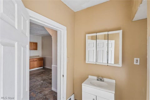 Tiny photo for 942 E 79th Street, Cleveland, OH 44103 (MLS # 5239389)
