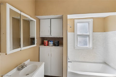 Tiny photo for 942 E 79th Street, Cleveland, OH 44103 (MLS # 5239389)