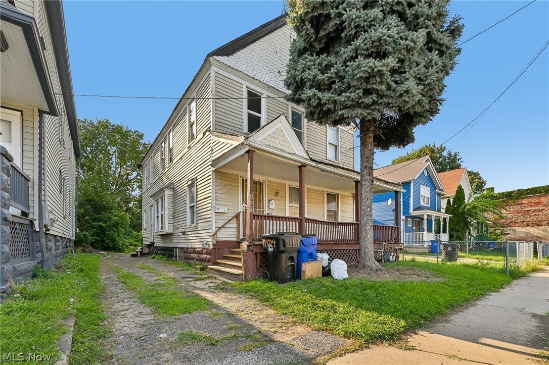 942 E 79th Street