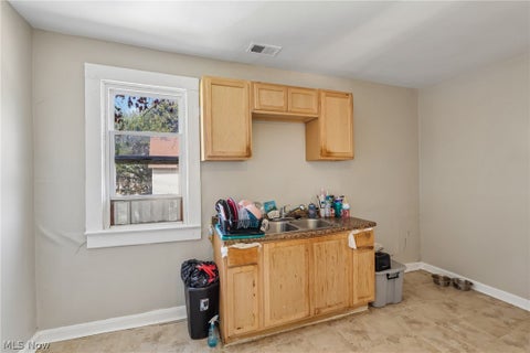 Tiny photo for 942 E 79th Street, Cleveland, OH 44103 (MLS # 5239389)