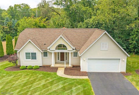 Condo For Sale - 114 Barkwood Drive<br/> Wadsworth, OH 44281