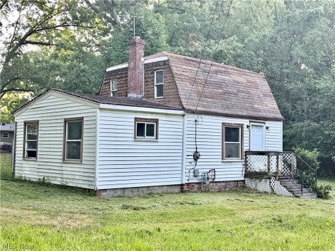 Homes For Sale - 3275 Crestview Avenue<br/> Warren, OH 44483