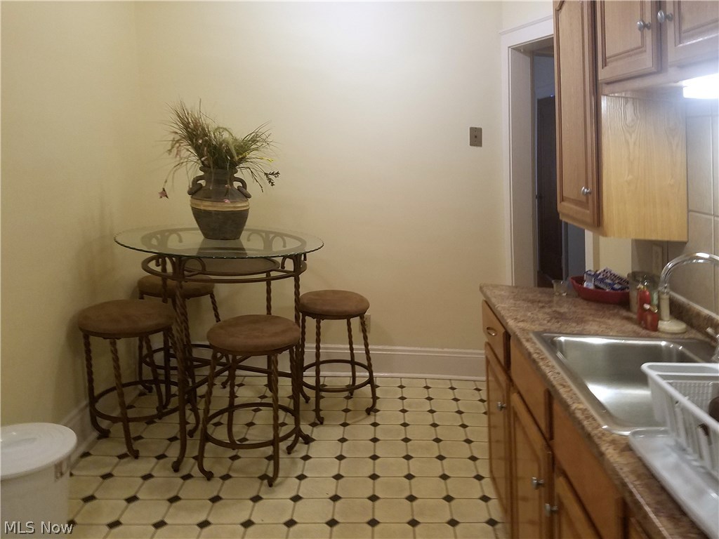 Edgewater Land Companys - Residential Lease