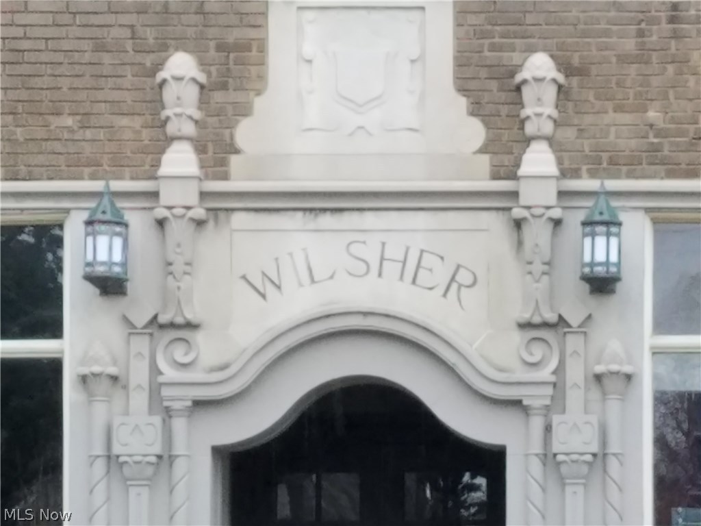 Edgewater Land Companys - Residential Lease