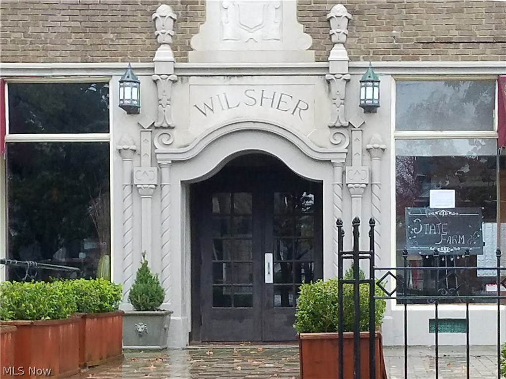 Edgewater Land Companys - Residential Lease