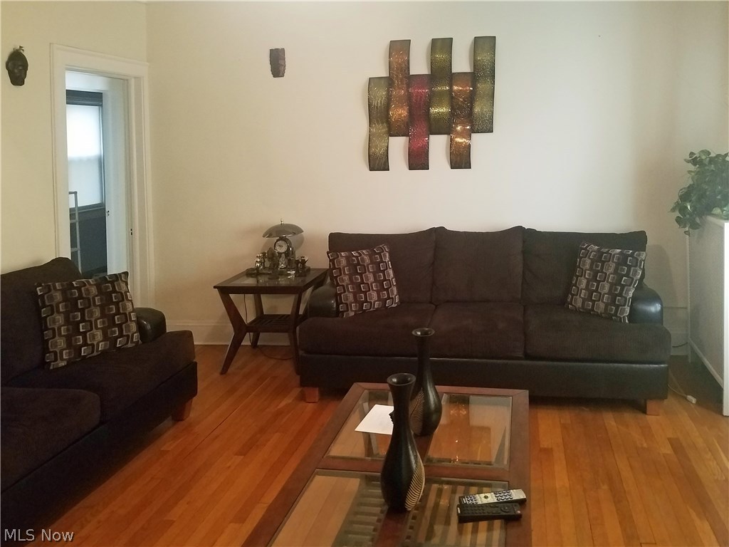 Edgewater Land Companys - Residential Lease