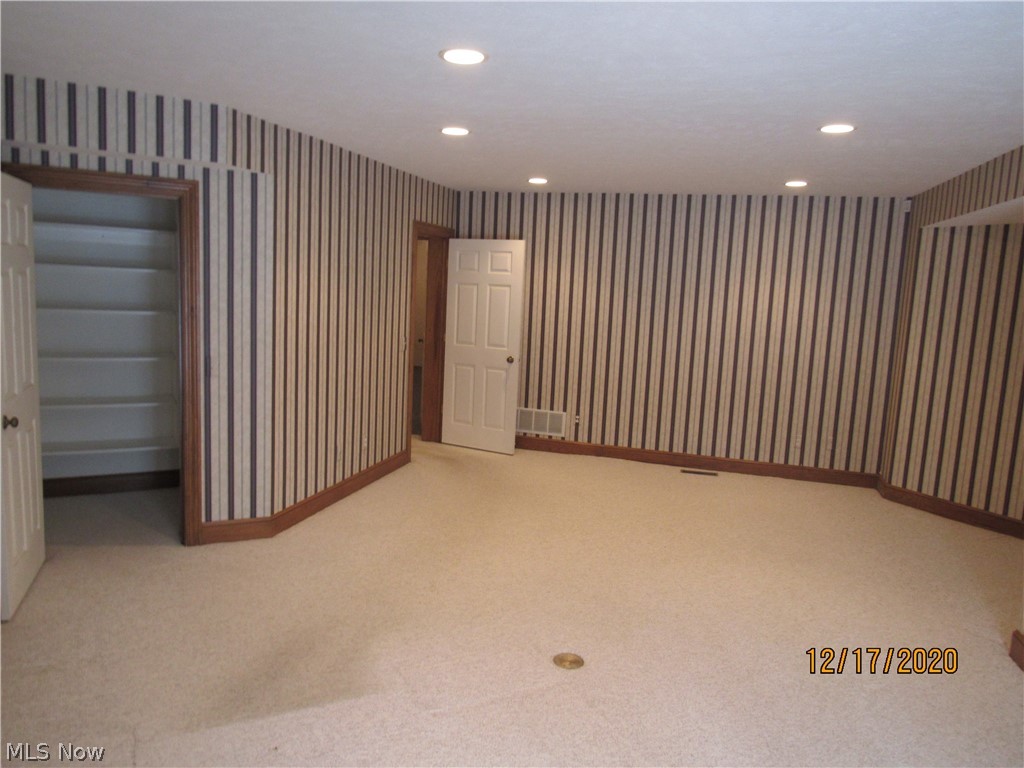 Deer Lake Estate - Residential