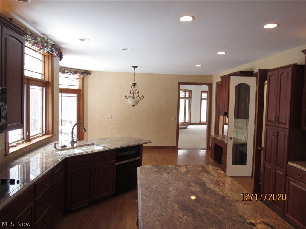 Deer Lake Estate - Residential