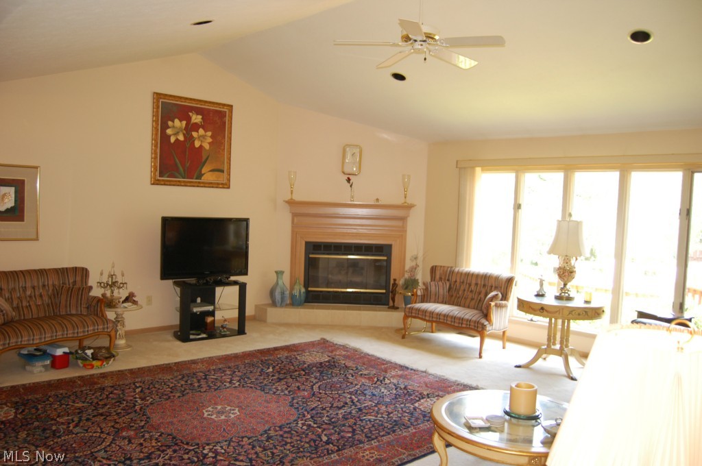 Village Crystal Lakes Condo - Residential