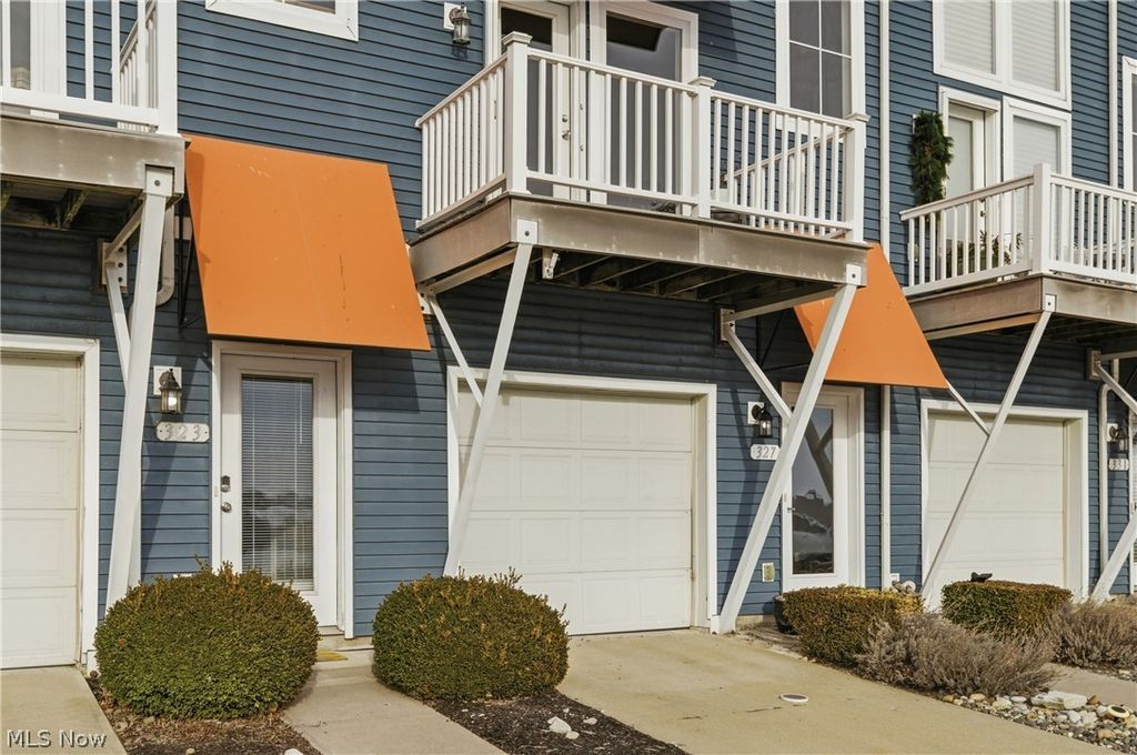 Photo of 323 Arizona Avenue, Lorain, OH 44052 (MLS # 5187604)