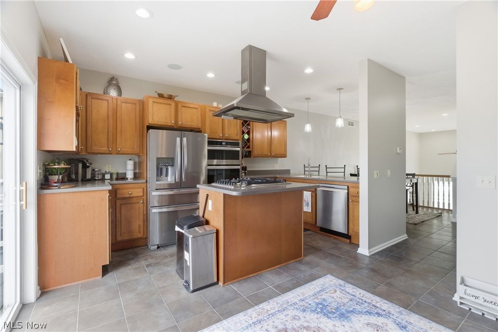 Photo of 323 Arizona Avenue, Lorain, OH 44052 (MLS # 5187604)