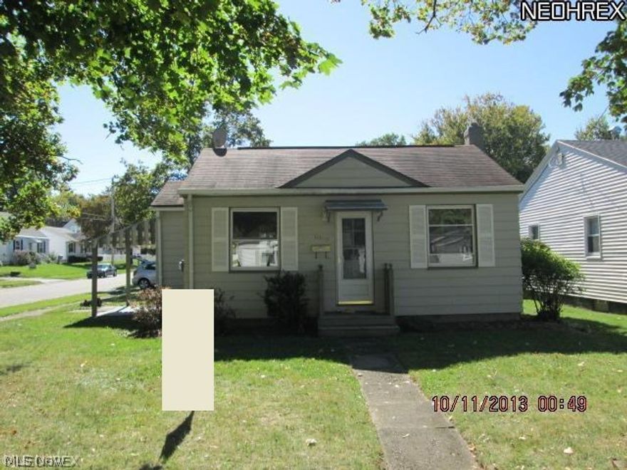 Exquisite cape cod home with over 800 sq ft of living area! 2 nice bedrooms and 1 full bathroom, with hardwood and carpeted flooring throughout the house, single car detached garage, spacious backyard great for BBQ party and other outdoor activities! Must see! Purchase this property for as little as 5% down!