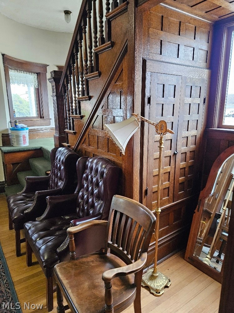 Village/Minerva - Commercial Sale