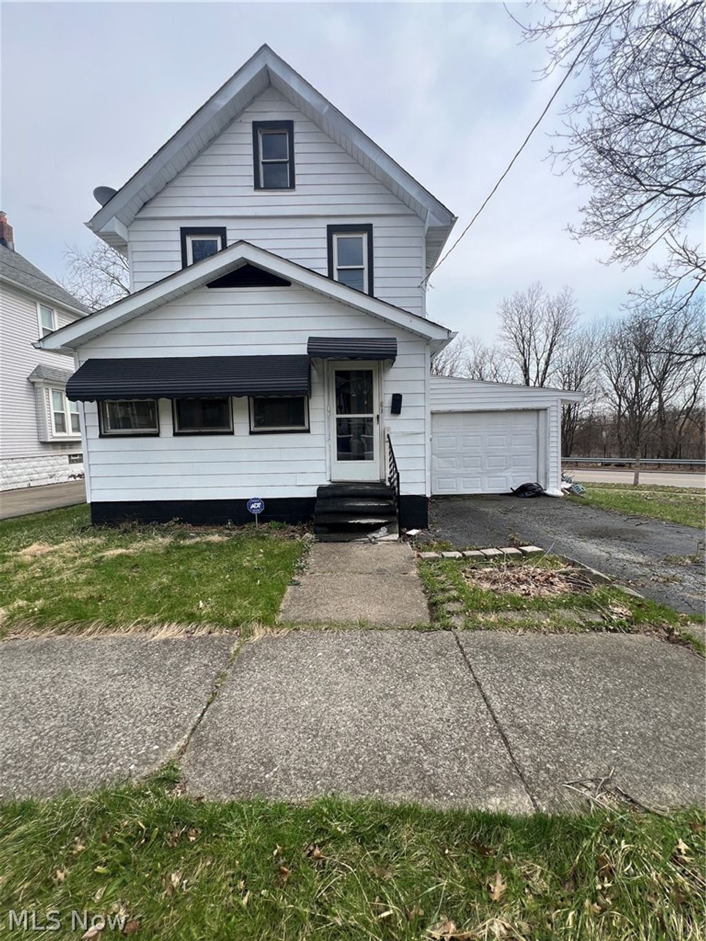 Photo of 2277 5th Street SW, Akron, OH 44314 (MLS # 5206200)