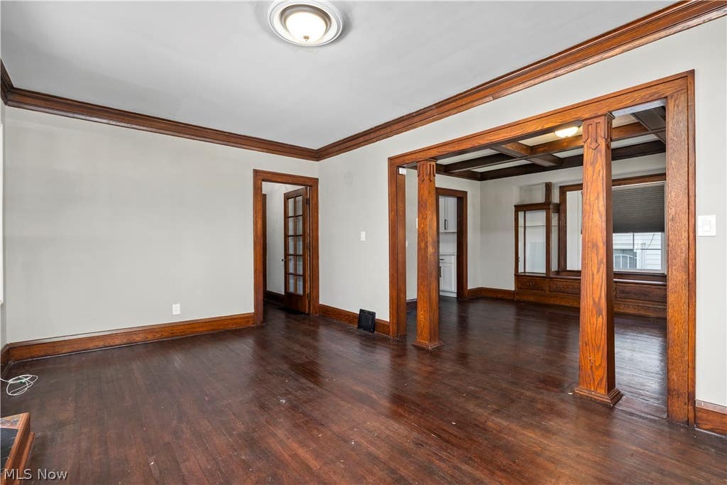 Photo of 3249 W 100th Street, Cleveland, OH 44111 (MLS # 5223127)