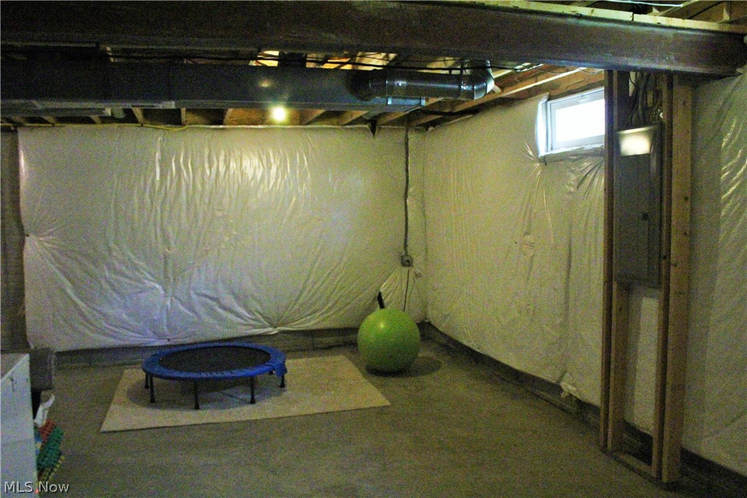 Willoughby Xing Condo Ph 04 - Residential