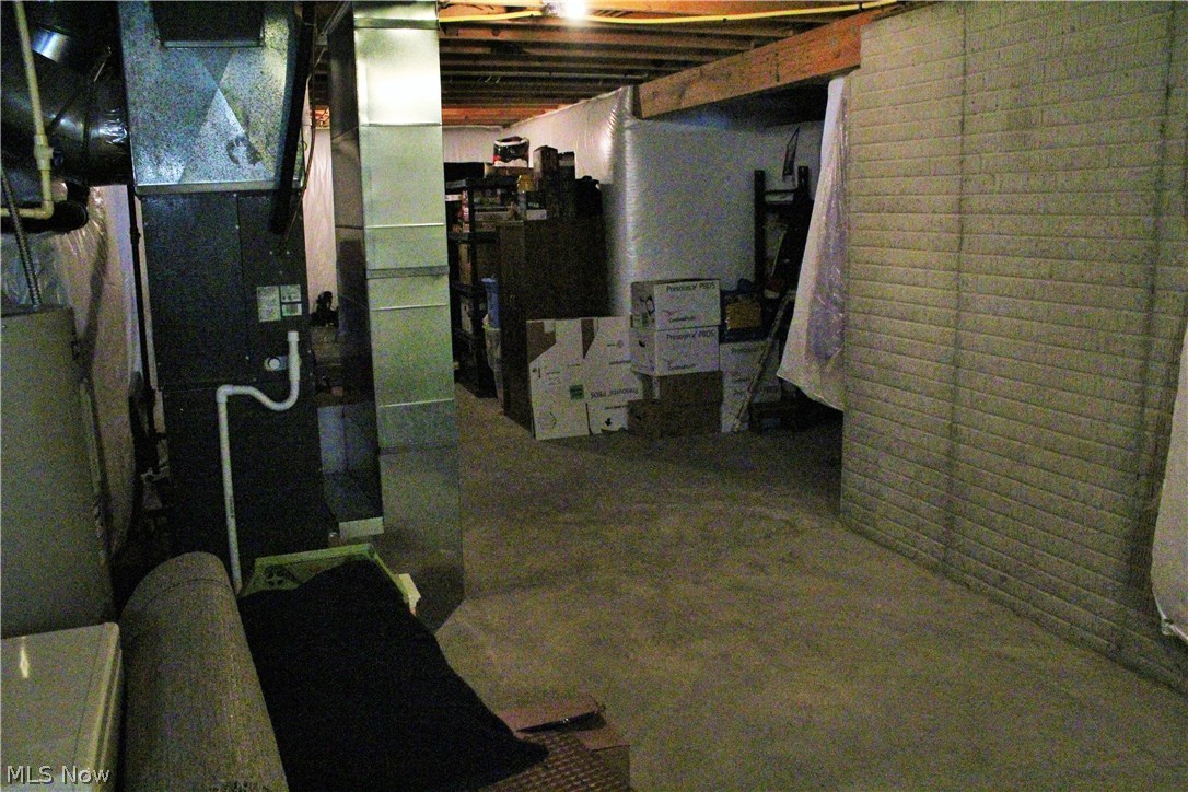 Willoughby Xing Condo Ph 04 - Residential