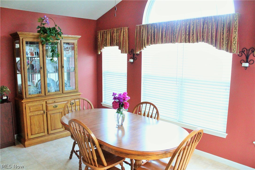 Willoughby Xing Condo Ph 04 - Residential