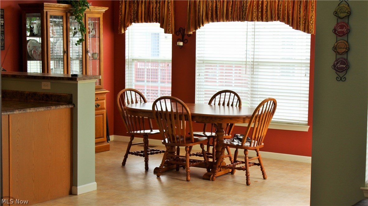 Willoughby Xing Condo Ph 04 - Residential