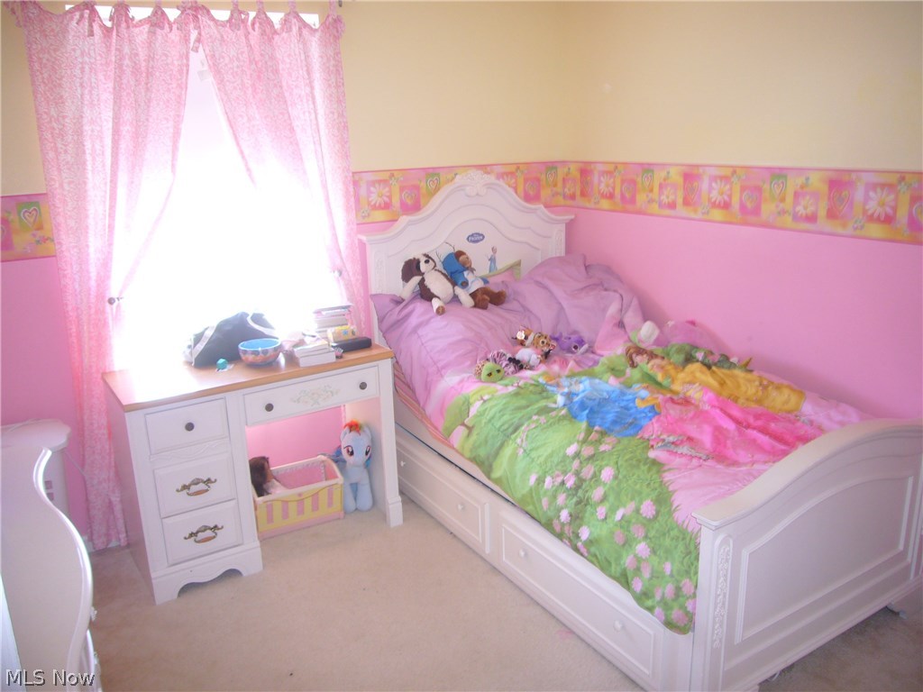 Willoughby Xing Condo Ph 04 - Residential