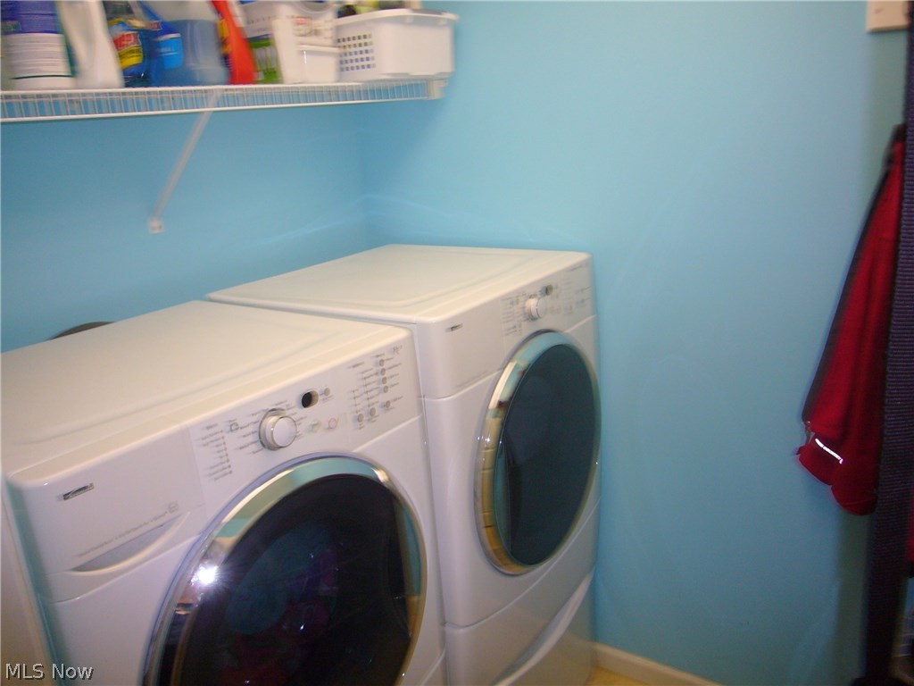 Willoughby Xing Condo Ph 04 - Residential