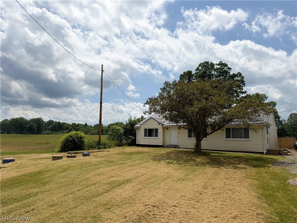 Photo of 2807 Warren Burton Road, Southington, OH 44470 (MLS # 5206037)