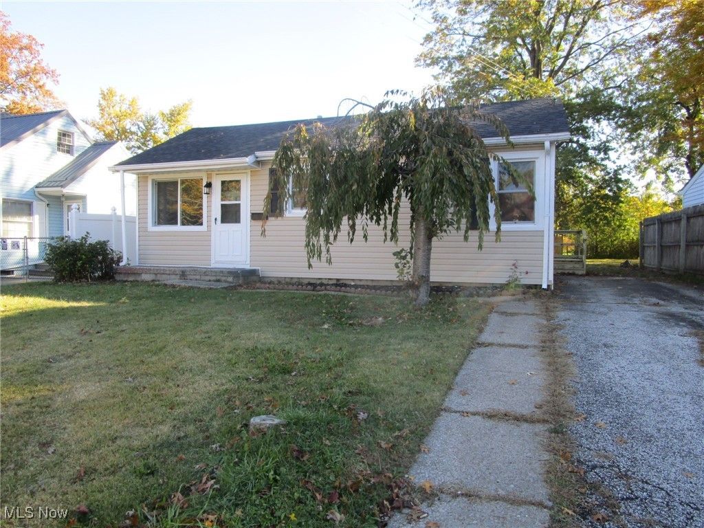 Photo of 710 Myrtle Avenue, Ashtabula, OH 44004 (MLS # 5168201)