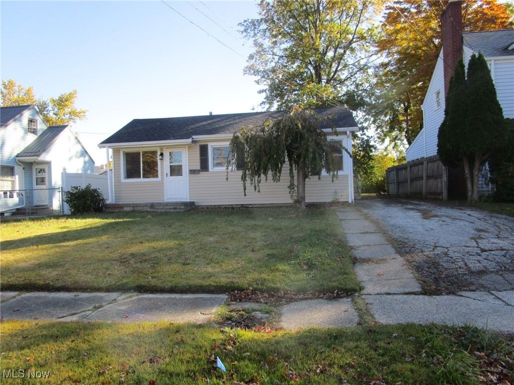 Photo of 710 Myrtle Avenue, Ashtabula, OH 44004 (MLS # 5168201)