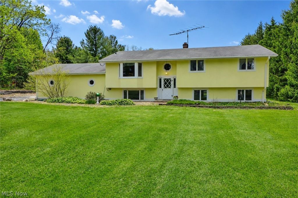 Photo of 1561 Granger Road, Medina, OH 44256 (MLS # 5209653)