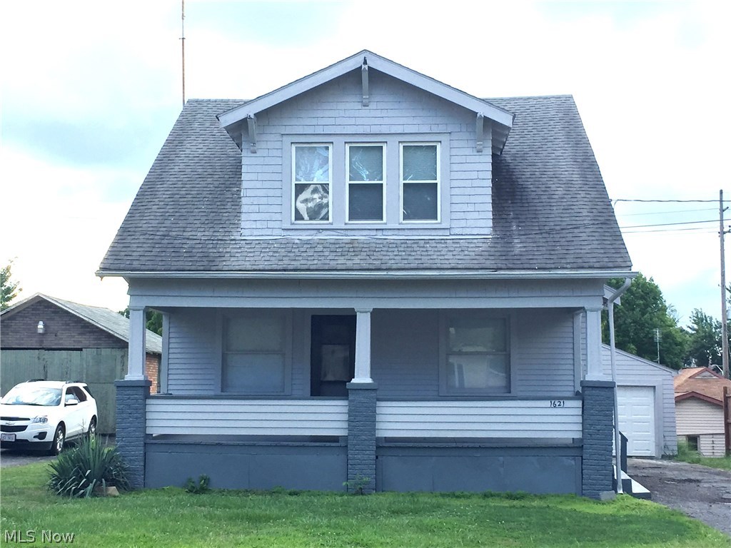 This Home is Ready for You to Move in! New Kitchen, New Bathroom, New Flooring through-out, Freshly Paint, Nice Large Living room & Dining room, Basement has an extra Kitchen Sink set up as well as a toilet & shower.