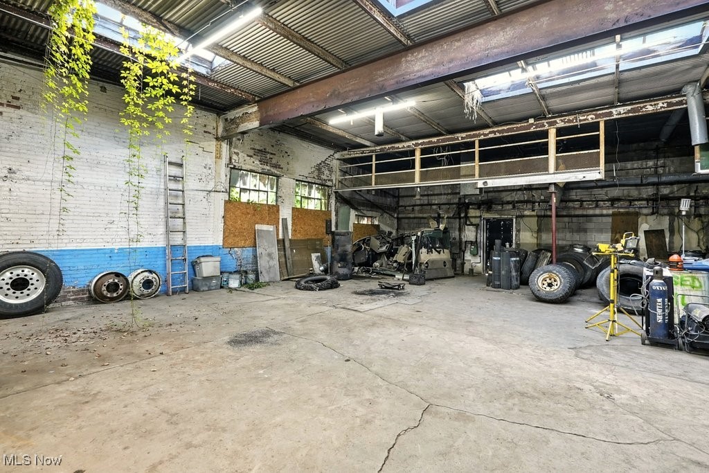 Motz - Commercial Sale