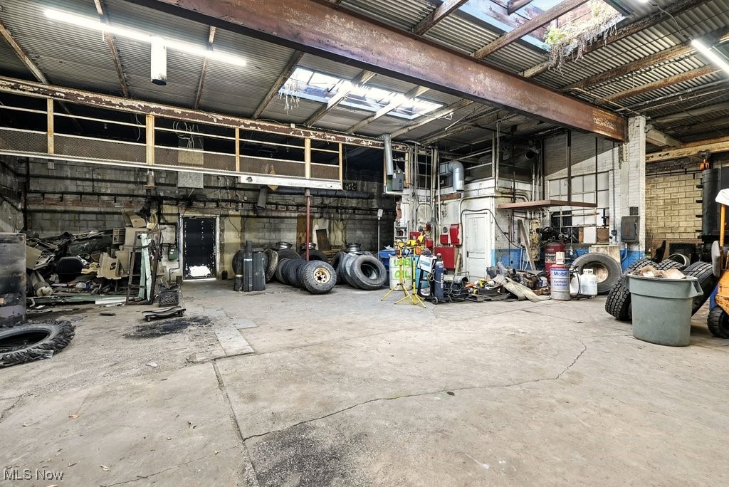 Motz - Commercial Sale