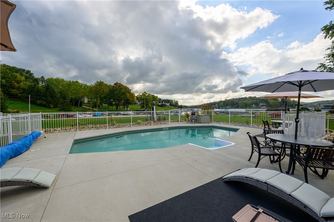 268 Cheyenne Trail, Malvern, Ohio image 8