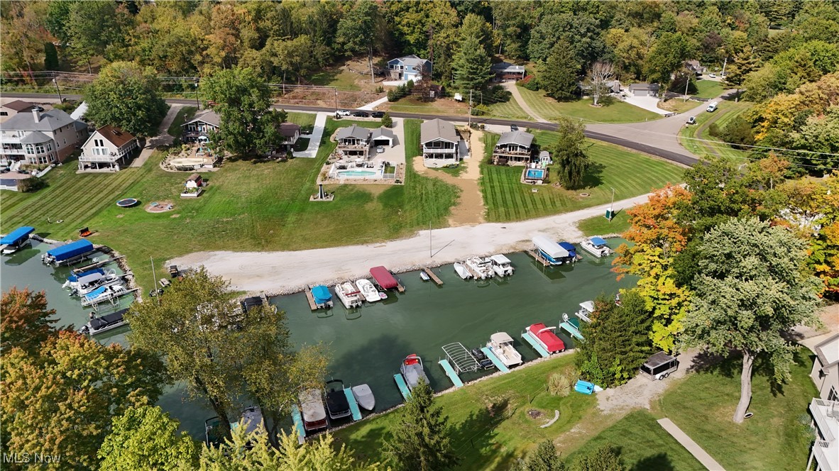 268 Cheyenne Trail, Malvern, Ohio image 3