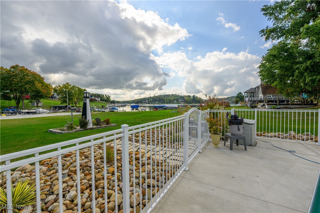 268 Cheyenne Trail, Malvern, Ohio image 9