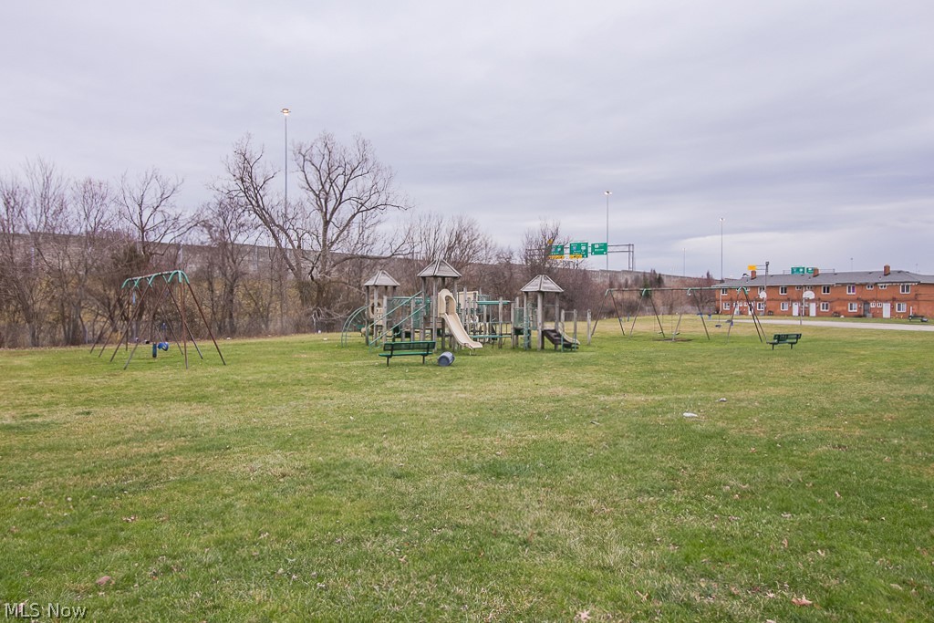 Banbury Village Condo - Residential