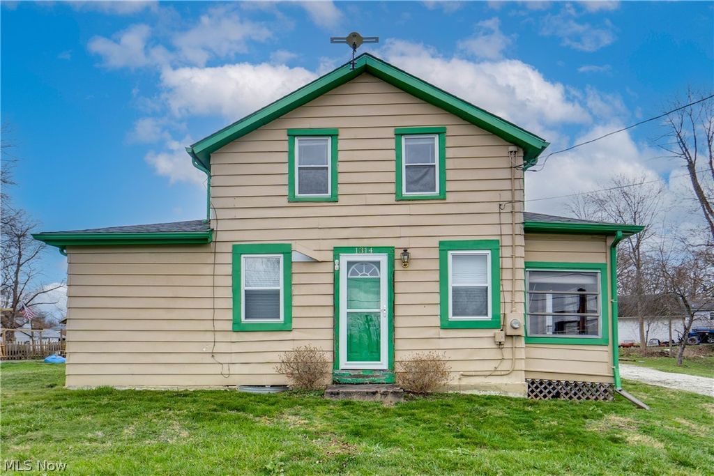 Photo of 1314 Bank Street, Atwater, OH 44201 (MLS # 5194282)