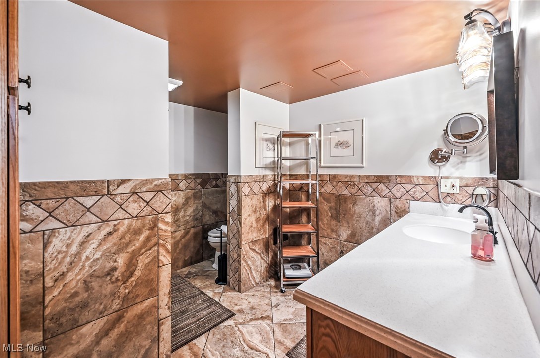 Canfield, Ohio 44406, United States, 3 Bedrooms Bedrooms, ,3 BathroomsBathrooms,Residential,Active,174806