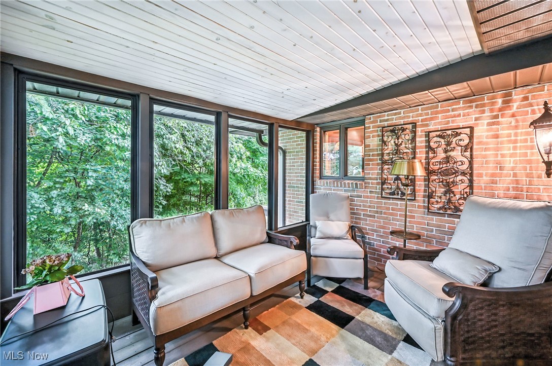 Canfield, Ohio 44406, United States, 3 Bedrooms Bedrooms, ,3 BathroomsBathrooms,Residential,Active,174806