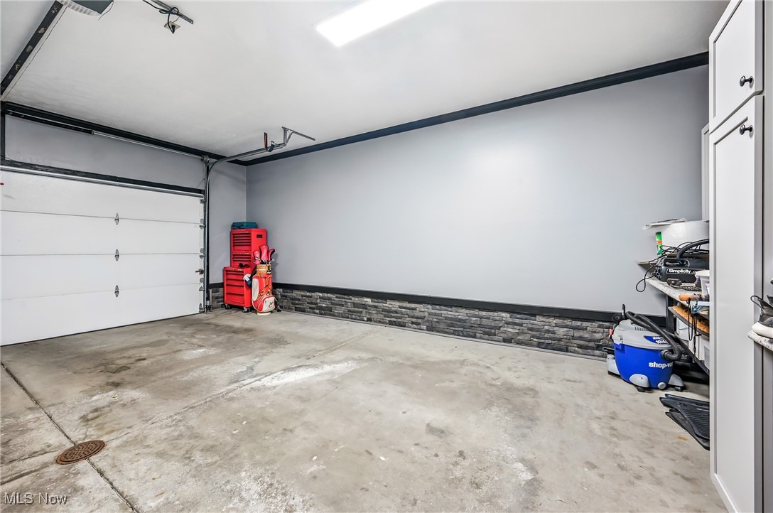 Canfield, Ohio 44406, United States, 3 Bedrooms Bedrooms, ,3 BathroomsBathrooms,Residential,Active,174806