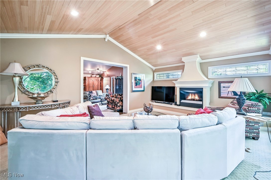 Canfield, Ohio 44406, United States, 3 Bedrooms Bedrooms, ,3 BathroomsBathrooms,Residential,Active,174806