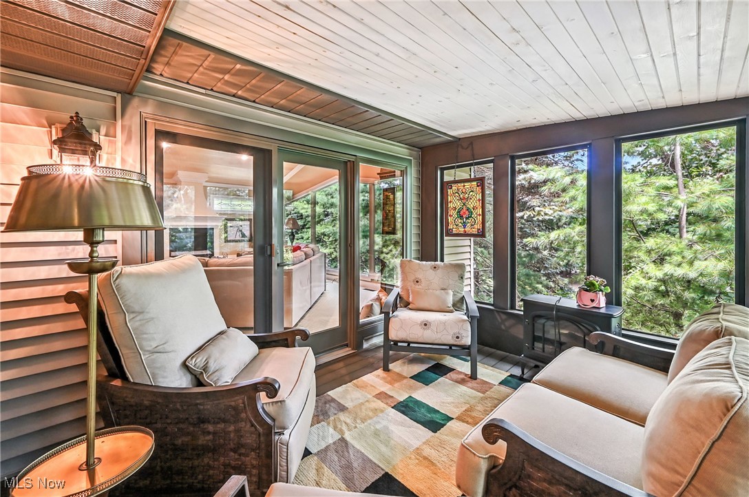 Canfield, Ohio 44406, United States, 3 Bedrooms Bedrooms, ,3 BathroomsBathrooms,Residential,Active,174806