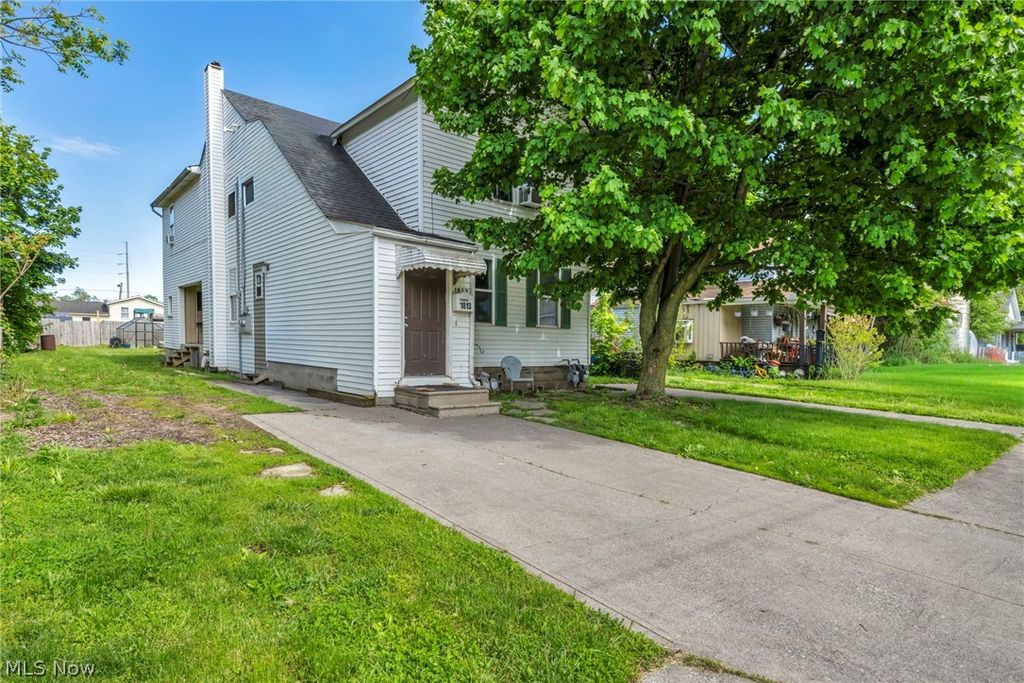 Photo of 1813 Lexington Avenue, Lorain, OH 44052 (MLS # 5210547)