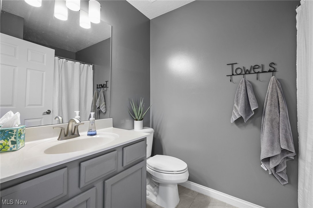 Lenox Village Condo Ph 02 - Residential