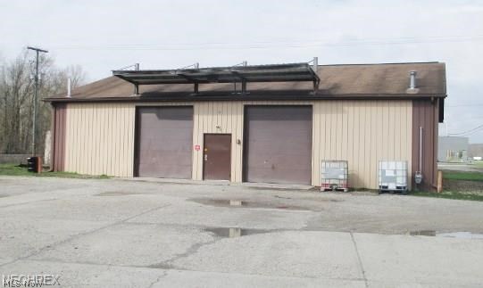 LOCATION! Rt 40 West (Glenn Hwy) on busy State Rt. Located 1 1/2 miles from I-70. Nice 2,760 Sq Ft warehouse. Gas heat, Water, restroom and office. Great Location