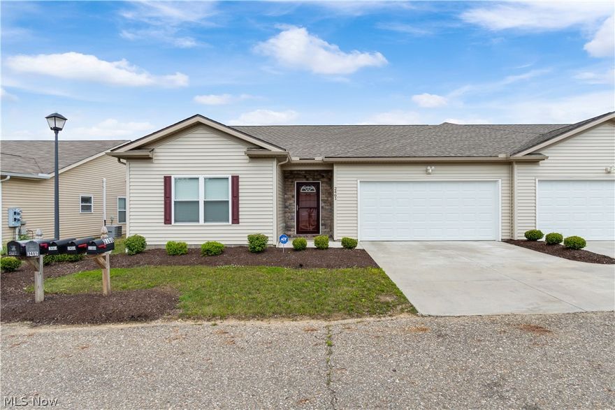 Located in Brimfield township, this fresh open concept condo with a large patio brings modern living style and charm. You'll enjoy all of the newer features of this recently built condo and be able to get anywhere in a snap with its fantastic location. Available for immediate possession!