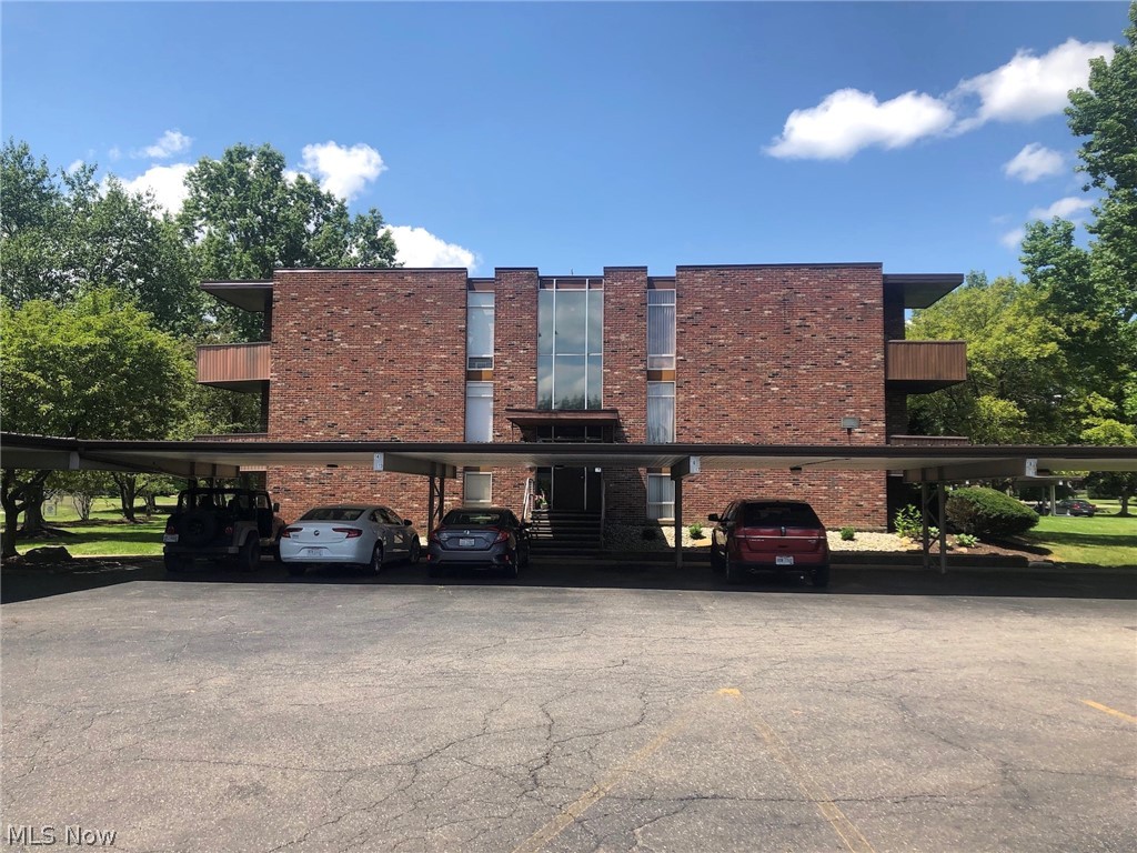 WOW this is Condo living at it's finest!! Located in Howland Schools!!! ONLY $59,900!! Upon entering you're greeted by a nice open floor plan. Along with an abundance of updates, and things you're sure to love. Features of this 2 bedroom 1 bath condo include an updated kitchen with granite countertops, recessed lighting, and stainless steel appliances. The main living area of this home provides a great entertaining space, and includes recessed lighting and newer laminate flooring! I'm sure you're saying WOW this sounds amazing....Folks we're not done yet!! Check out the spa like bathroom, highlighted by its ceramic title and updated vanity. Additional features include a washer/dryer in the unit, new furnace in 2017, A/C and even a porch. Don't miss a golden opportunity!! Call today for a private showing.