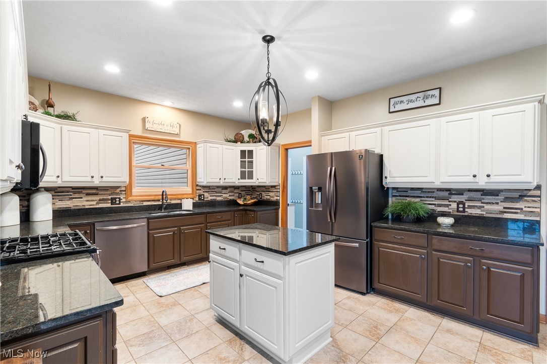 875 Redwood Drive, Akron, Ohio image 13