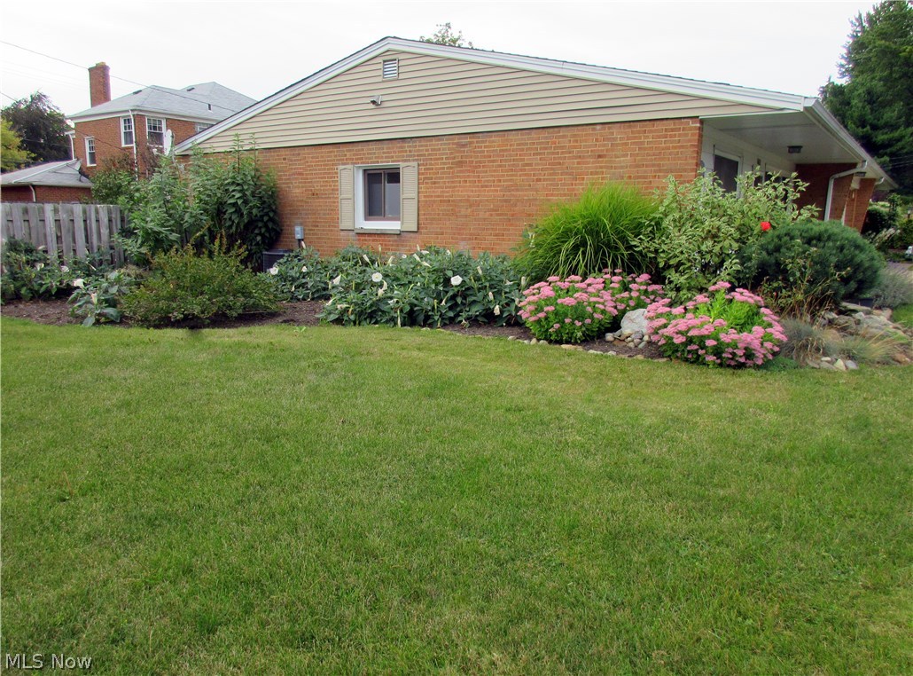 Munn Oval Condo - Residential